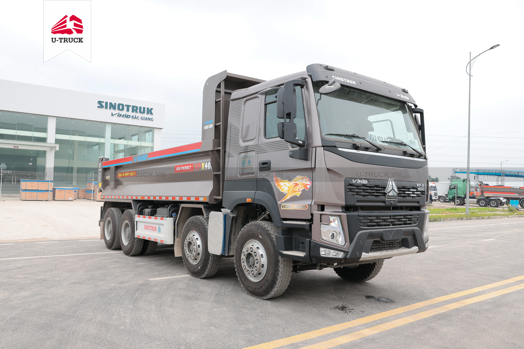 Xe ben HOWO V7X 400 8X4 Thung đúc (Sát xi 8+8mm)