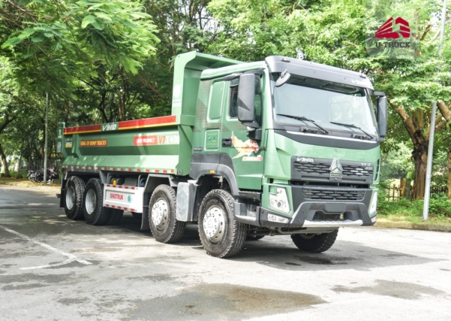 Xe ben HOWO V7X 400 8X4 thùng đúc Xe ben HOWO V7X 400 8X4 thùng đúc