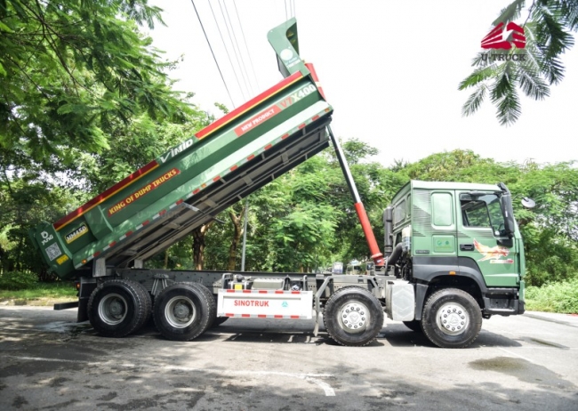 Xe Ben V7X 400 8x4 Thùng Đúc