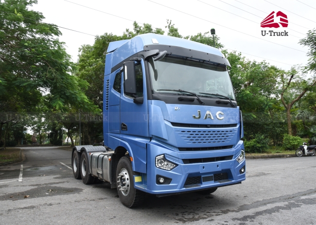 Xe đầu kéo JAC Q7 420 cầu dầu Xe đầu kéo JAC Q7 420 cầu dầu