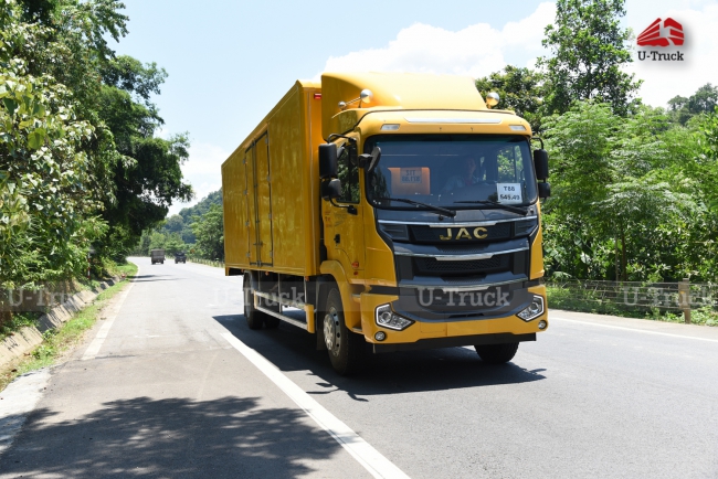 Xe tải A5 4x2 thùng kín tôn phẳng 9m5