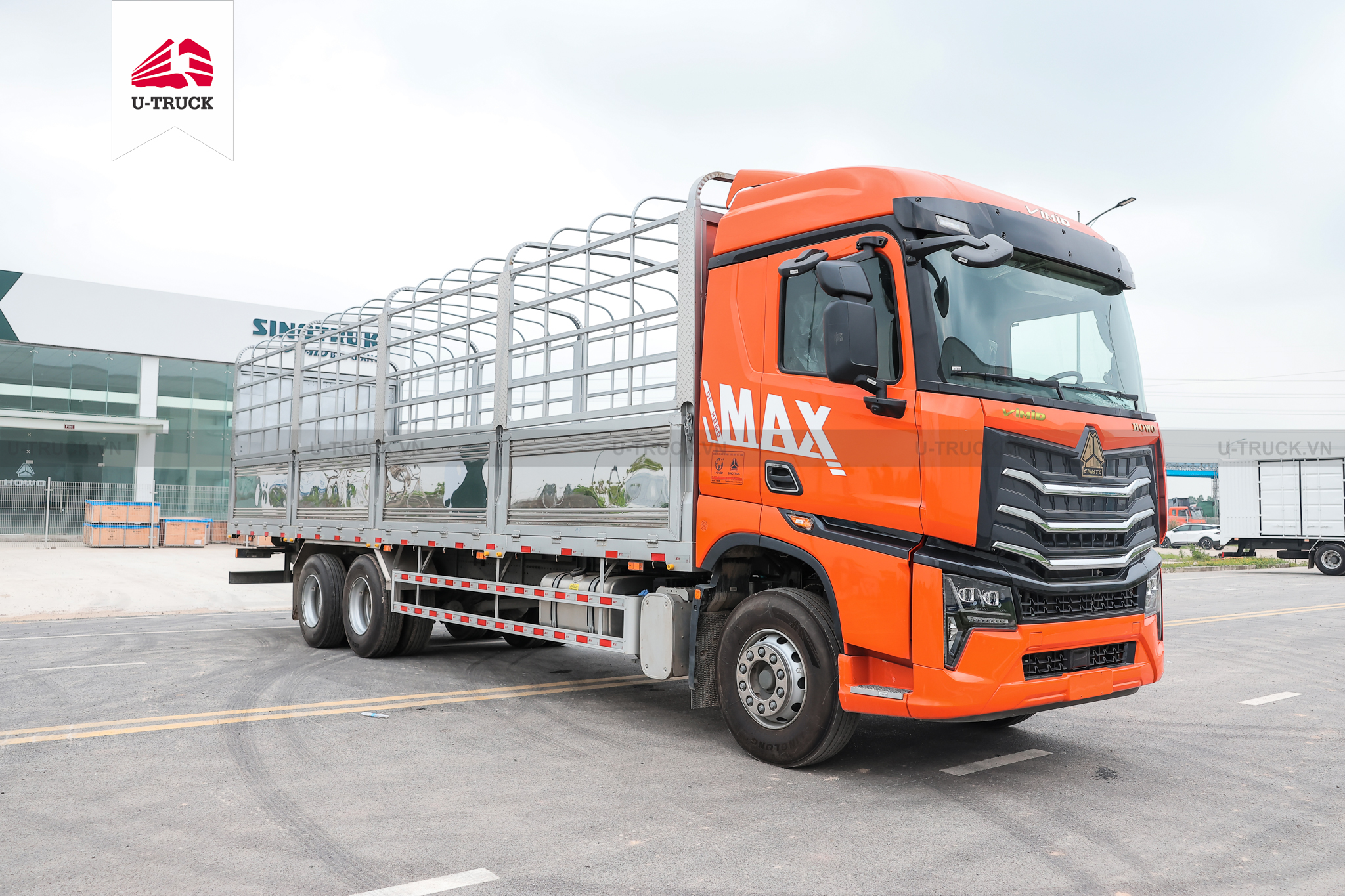 Xe tải HOWO MAX 280 6X2 Khung mui nhập khẩu 9M9