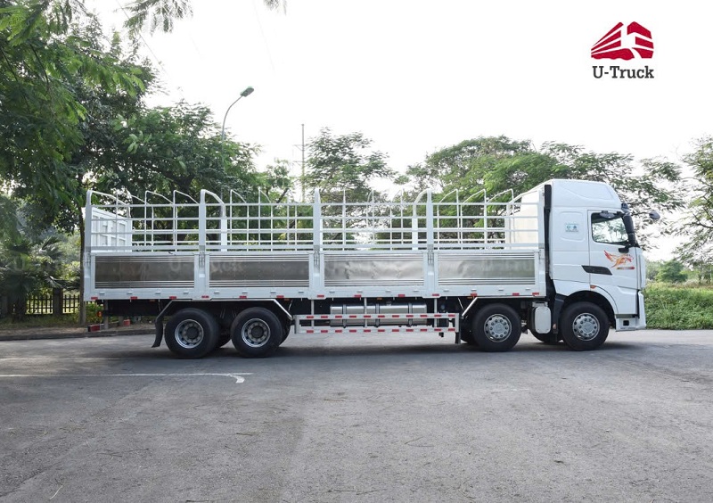 Bình dầu Xe Tải TH7 8x4 Khung Mui Nhập Khẩu 9M7 có dung tích 600L