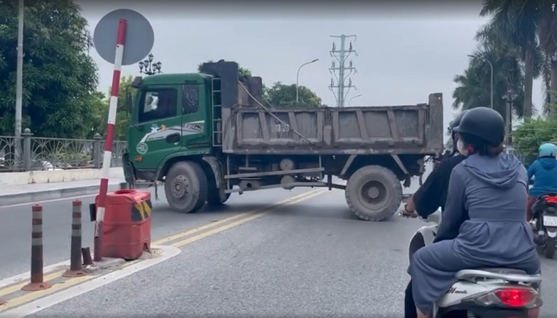 Quay đầu xe không đúng nơi quy định gây cản trở giao thông