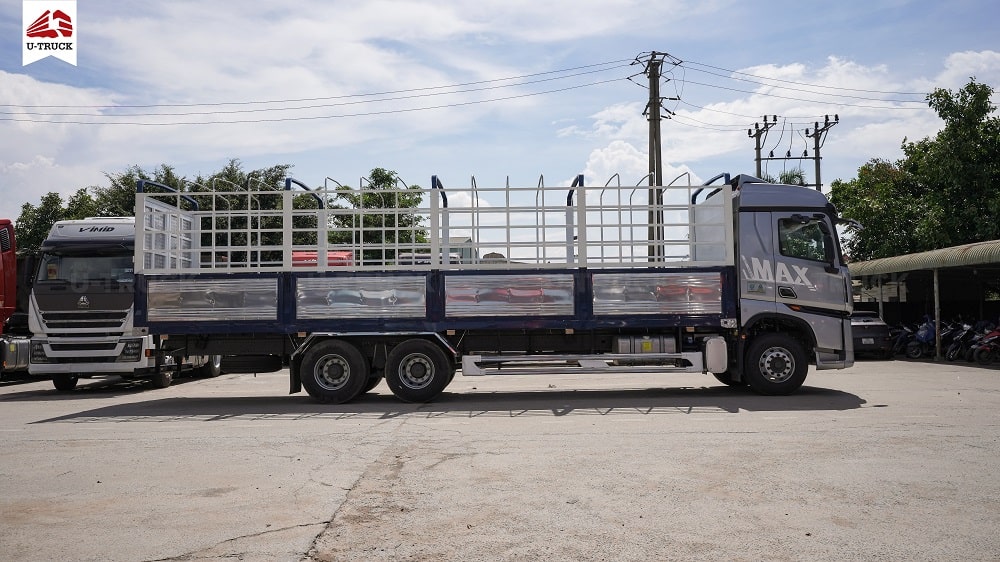 Xe tải 3 chân có chiều dài thùng ấn tượng