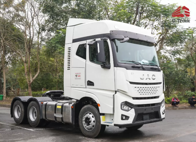 Xe đầu kéo bao nhiêu bánh? Khác xe Container ở điểm nào? 