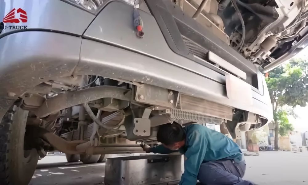 Kiểm tra sữa chưa thay thế nhíp bị hư hỏng