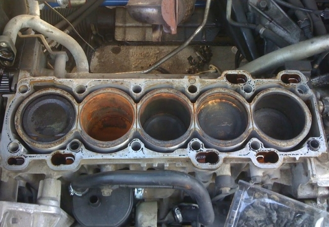 Xe tải bị hao nước làm mát - Nguyên nhân, cách xử lý và phòng tránh