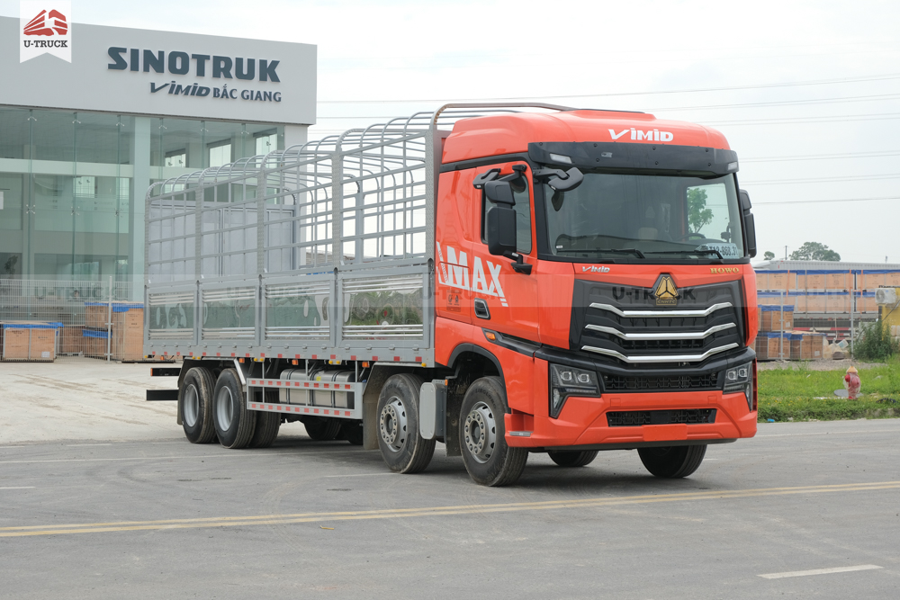 Howo MAX 350 8×4 Cargo Truck – Tarpaulin Frame 9.7M
