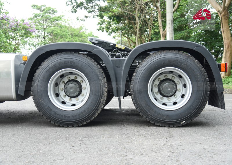 Howo V7-X 440HP Tractor – Single Reduction Rear Axle