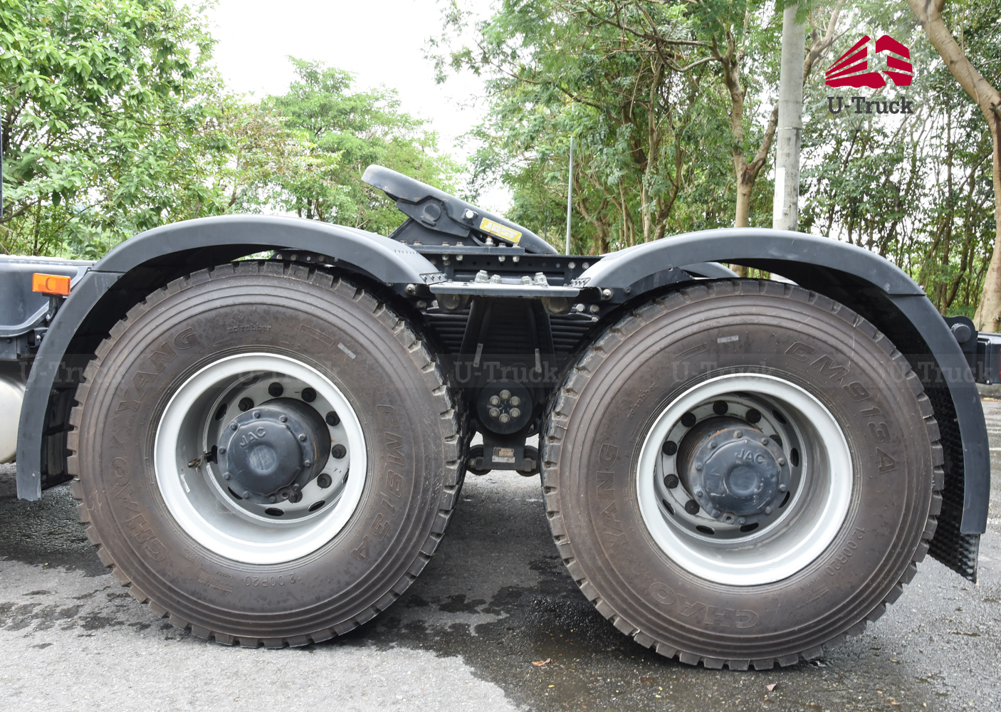 JAC Q7 420 Tractor– Hub Reduction Rear Axle