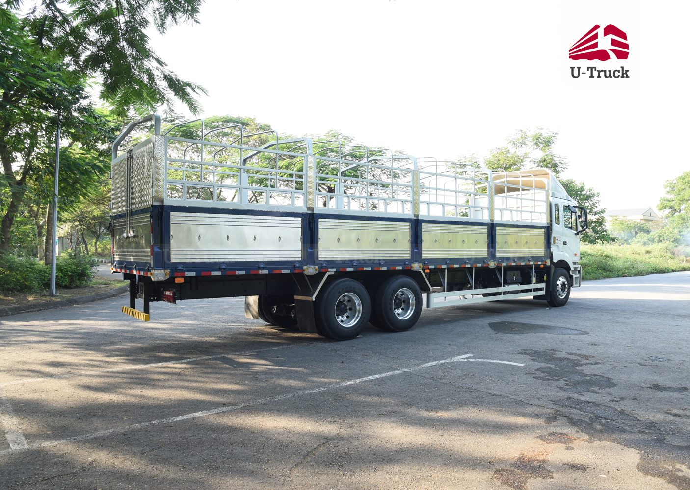 JAC A5 6×4 Cargo Truck – Tarpaulin Frame 9.9M (Imported)