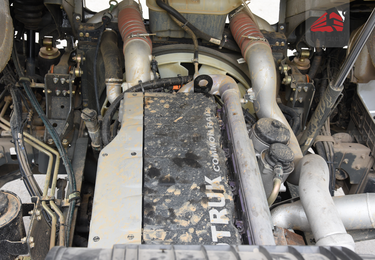 JAC A5 6×4 Cargo Truck – Tarpaulin Frame 9.9M (Imported)