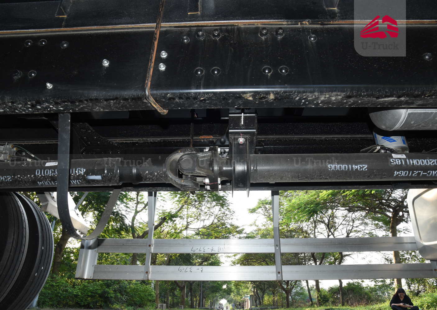 JAC A5 6×4 Cargo Truck – Tarpaulin Frame 9.9M (Imported)