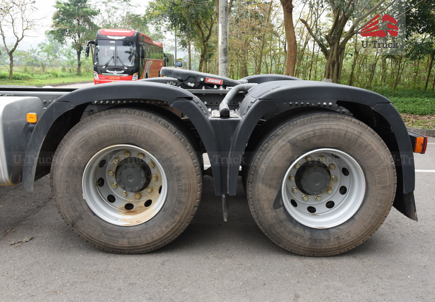 HOWO NX 440HP TRACTOR- Single Reduction Rear Axle