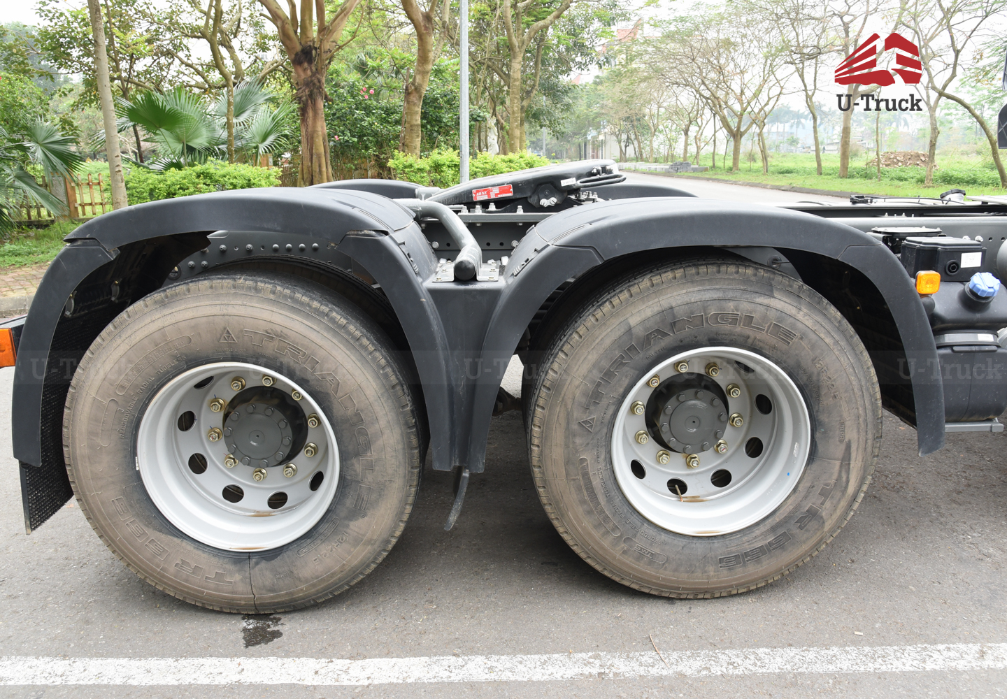 HOWO NX 440HP TRACTOR- Single Reduction Rear Axle