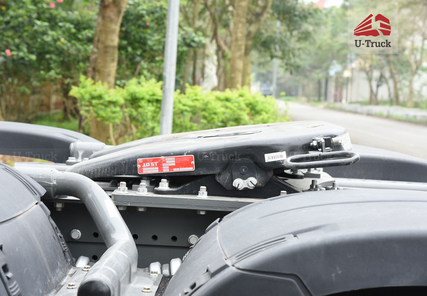HOWO NX 440HP TRACTOR- Single Reduction Rear Axle