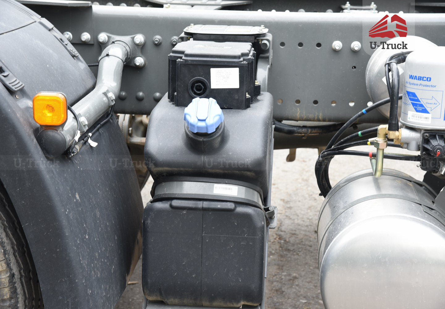HOWO NX 440HP TRACTOR- Single Reduction Rear Axle