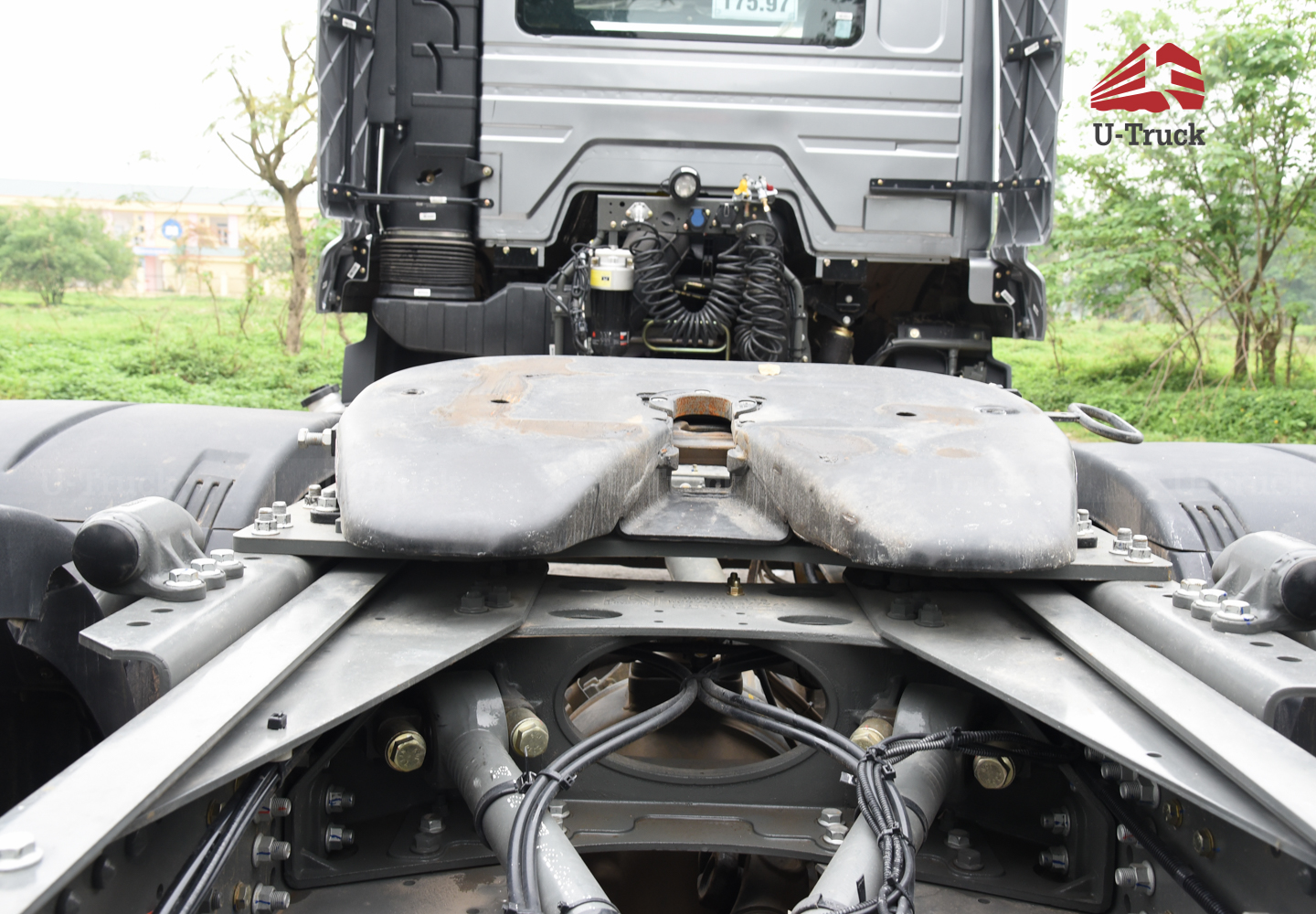 HOWO NX 440HP TRACTOR- Single Reduction Rear Axle