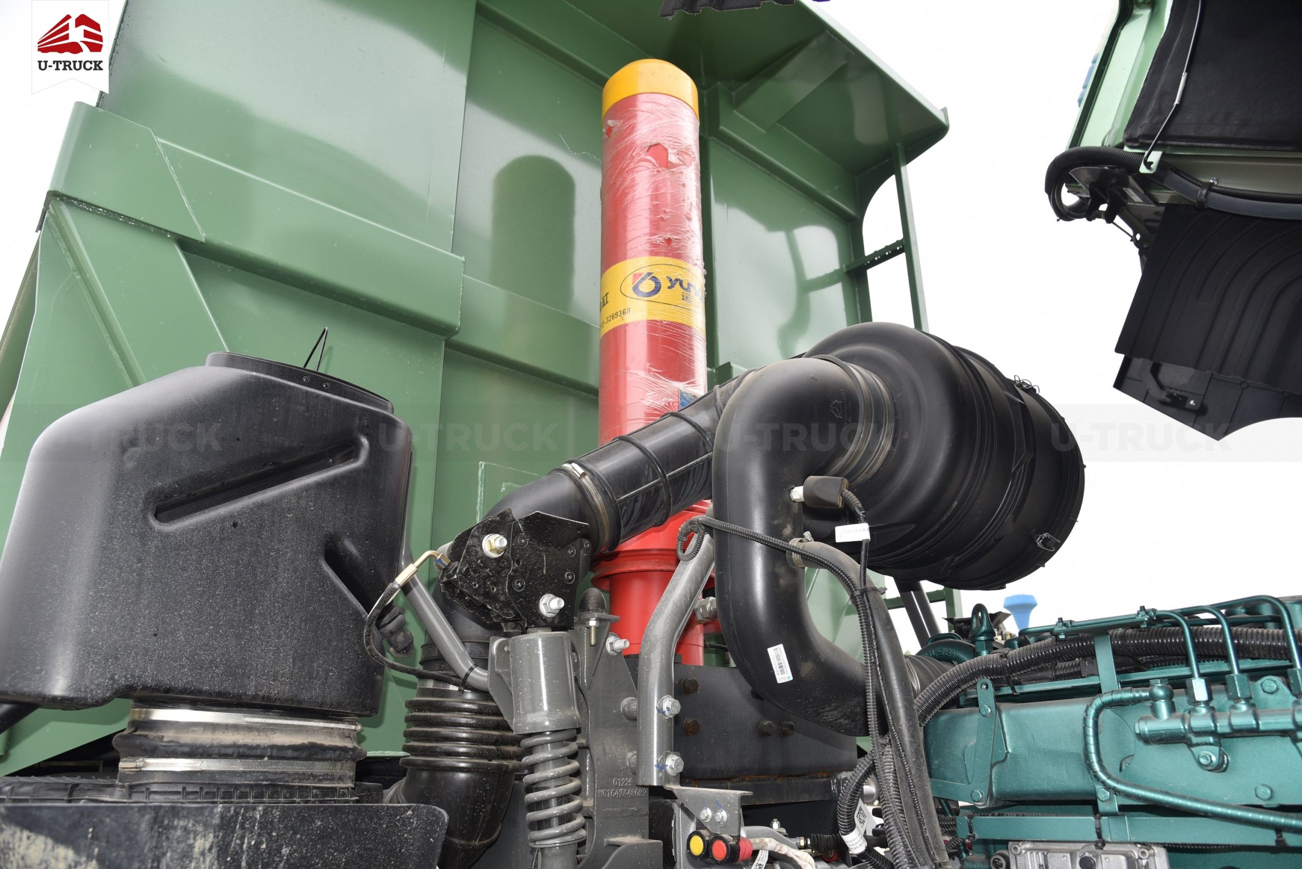 Howo V7-X 380HP 8×4 Dump Truck – U-Shape Dump Box