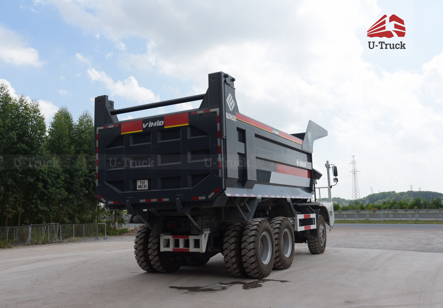 HW7D 371 70 Tons Mining Truck – U-Shape Dump Box