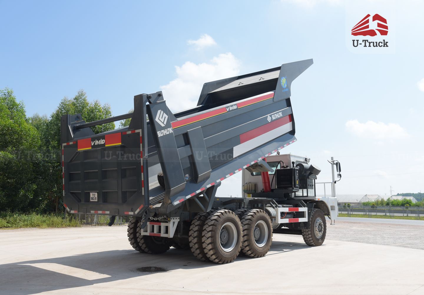 HW7D 371 70 Tons Mining Truck – U-Shape Dump Box
