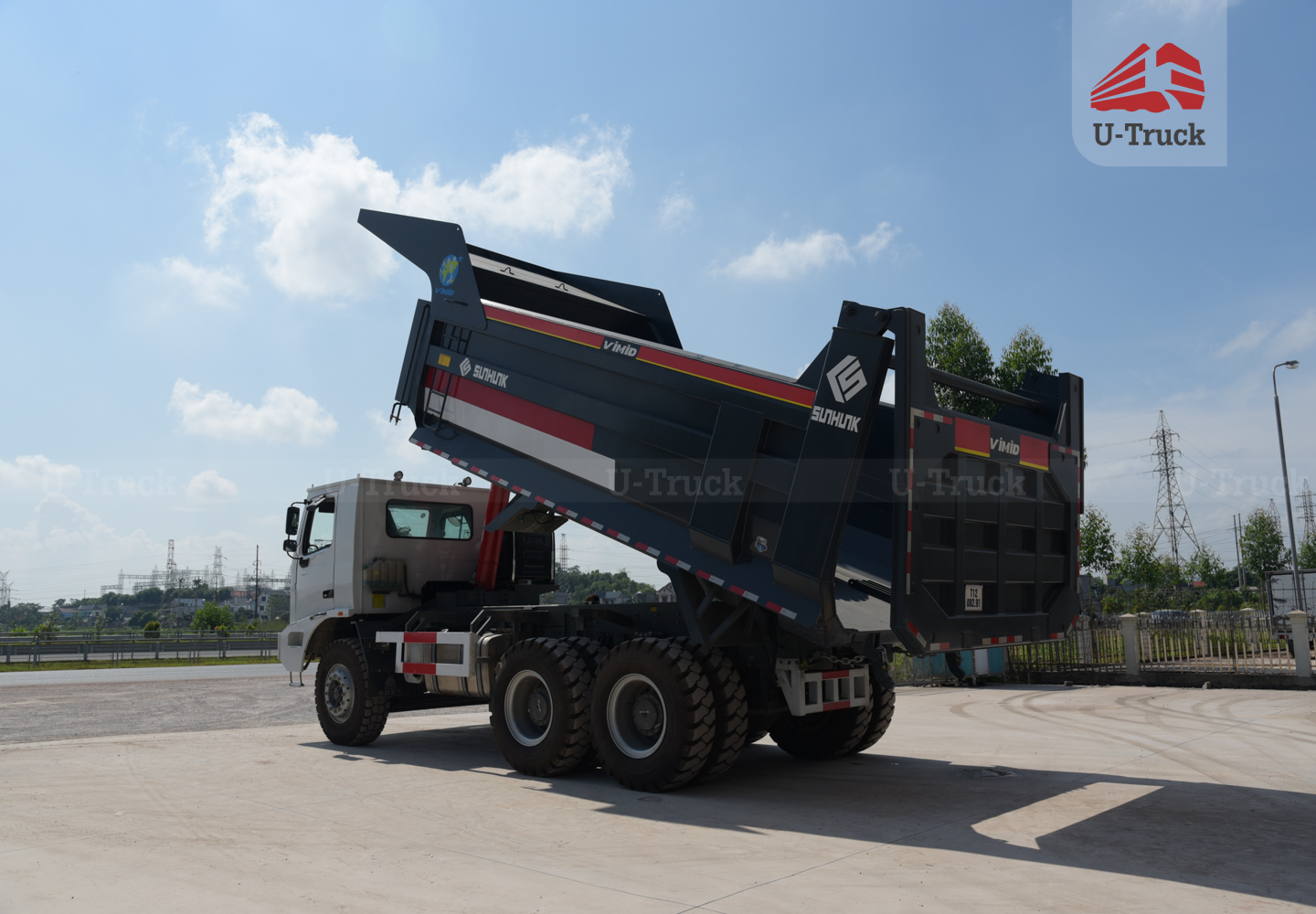 HW7D 371 70 Tons Mining Truck – U-Shape Dump Box
