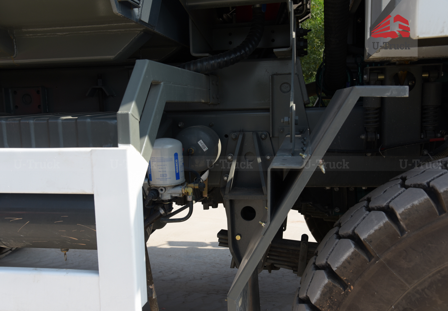 HW7D 371 70 Tons Mining Truck – U-Shape Dump Box