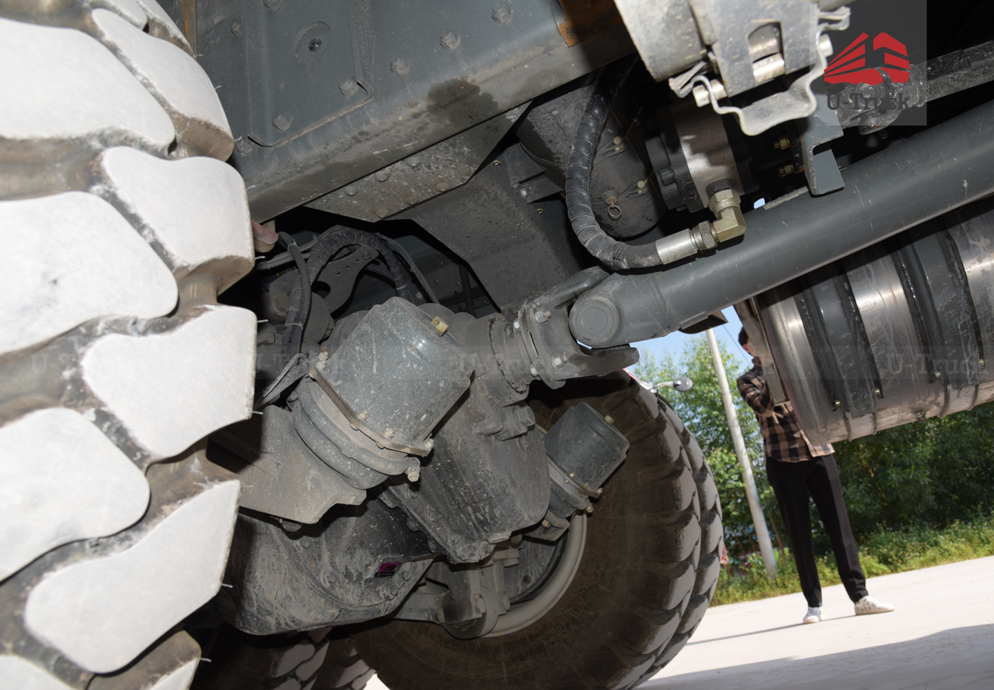 HW7D 371 70 Tons Mining Truck – U-Shape Dump Box