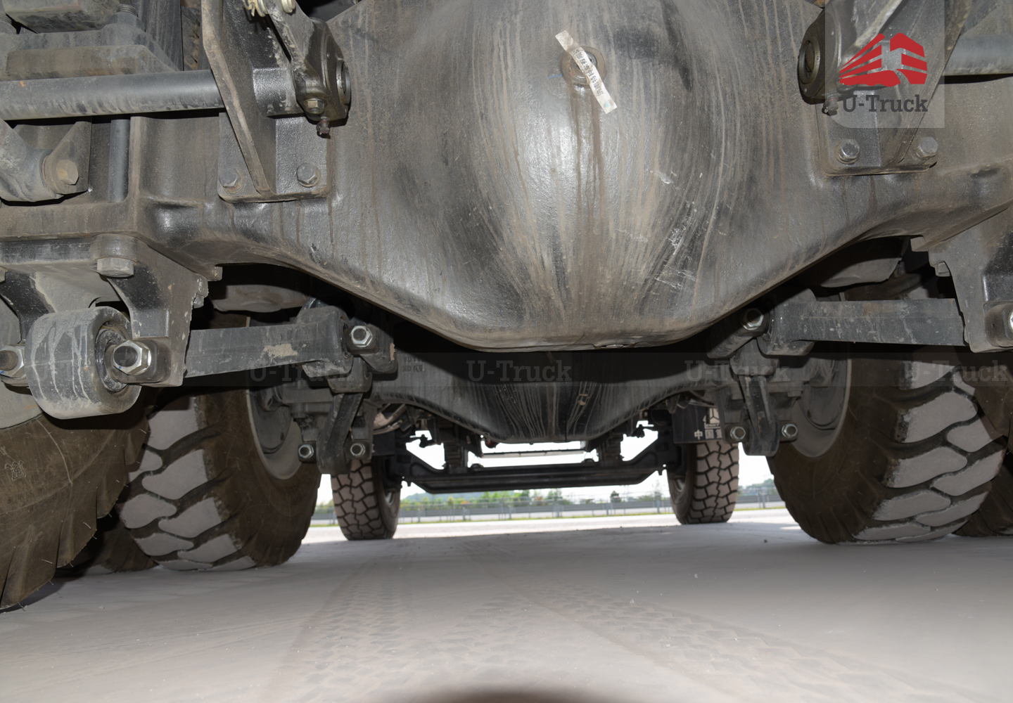 HW7D 371 70 Tons Mining Truck – U-Shape Dump Box