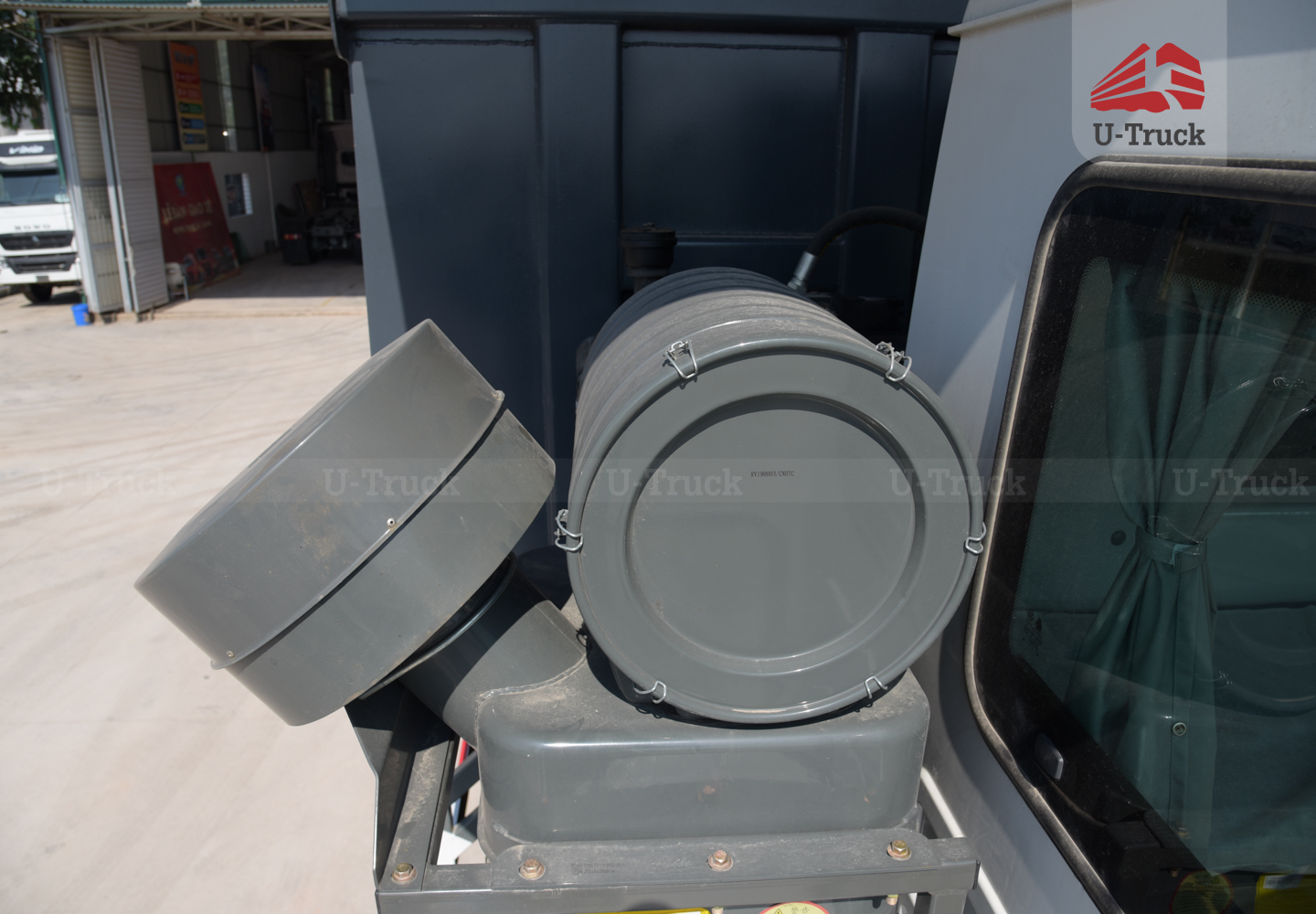 HW7D 371 70 Tons Mining Truck – U-Shape Dump Box