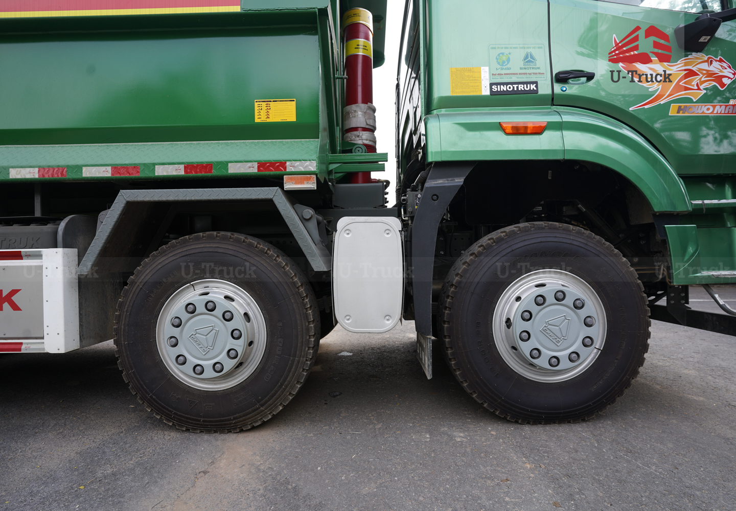 Howo NX 350HP 8×4 Dump Truck – U-Shape Dump Box