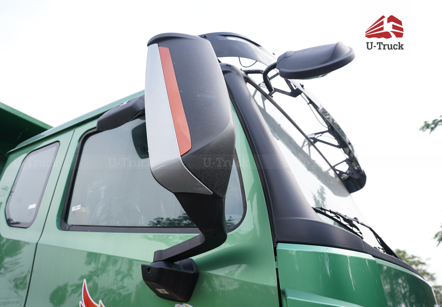 Howo NX 350HP 8×4 Dump Truck – U-Shape Dump Box