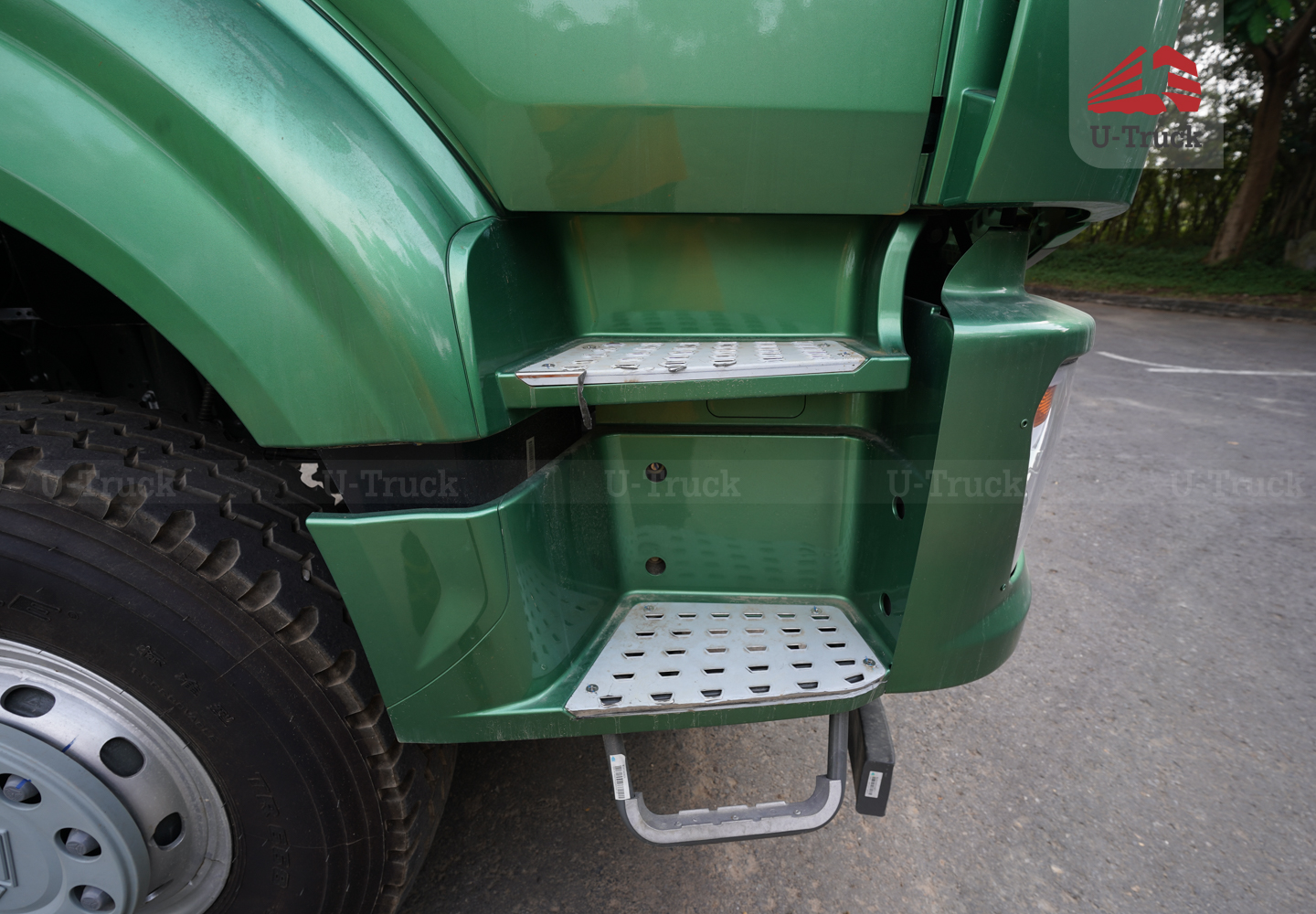 Howo NX 350HP 8×4 Dump Truck – U-Shape Dump Box