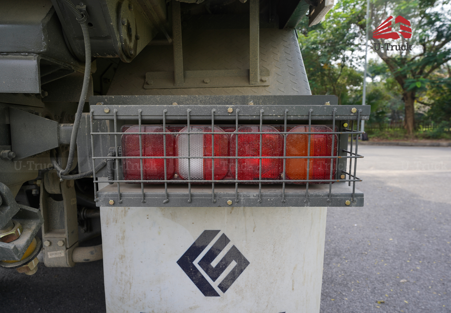 Howo NX 350HP 8×4 Dump Truck – U-Shape Dump Box