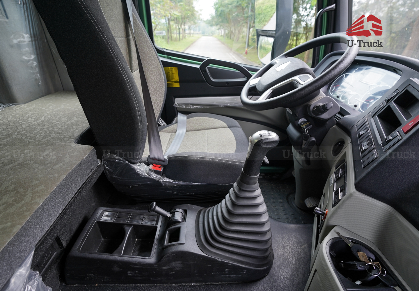 Howo NX 350HP 8×4 Dump Truck – U-Shape Dump Box