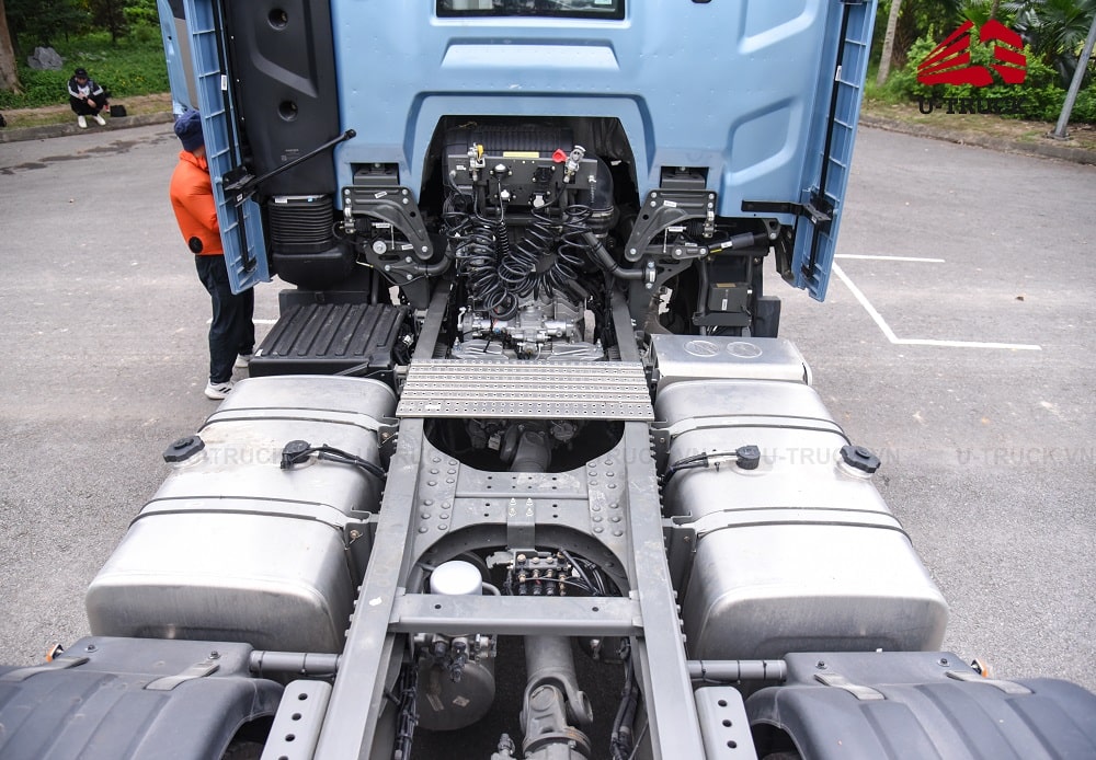 Howo TS7 460HP Tractor – Single Reduction Rear Axle