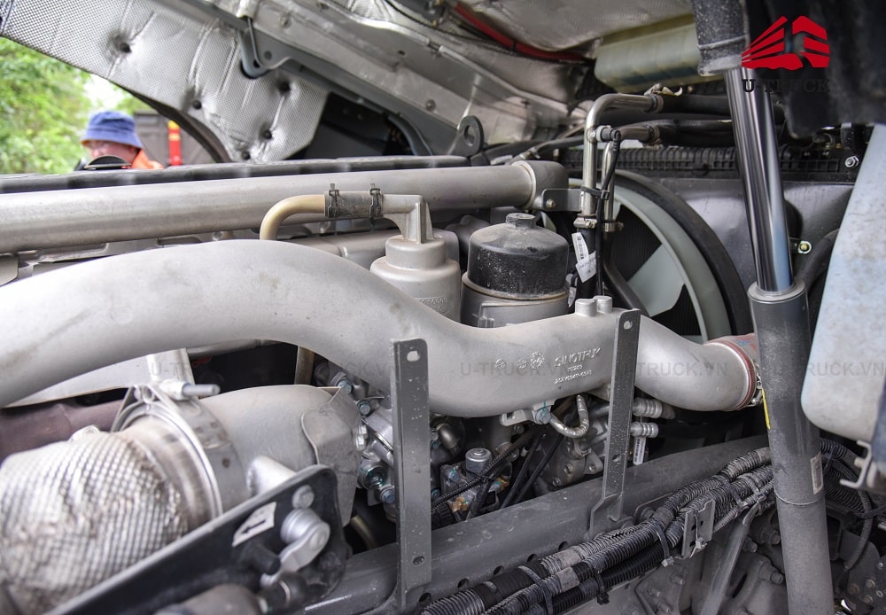 Howo TS7 460HP Tractor – Single Reduction Rear Axle
