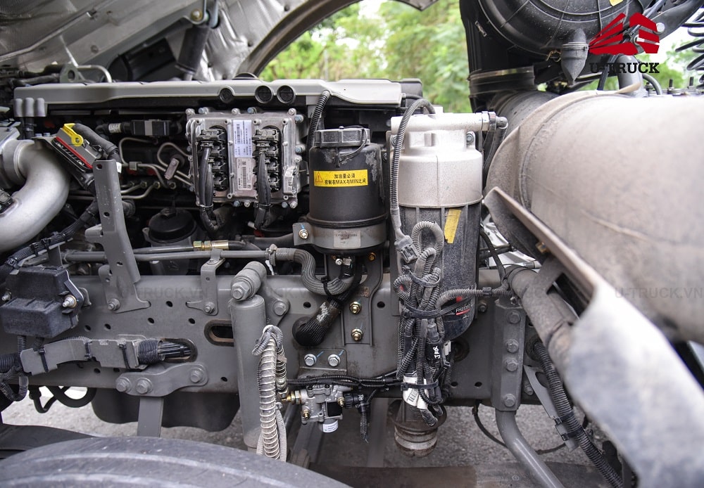 Howo TS7 460HP Tractor – Single Reduction Rear Axle