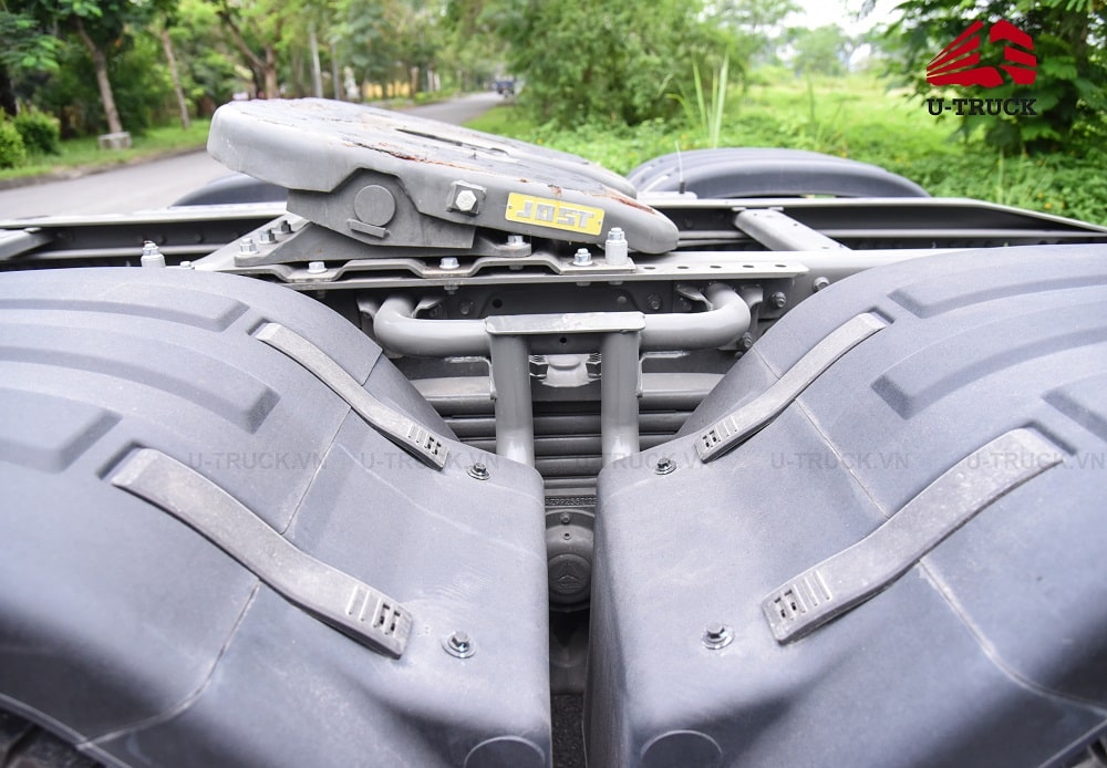 Howo TS7 460HP Tractor – Single Reduction Rear Axle