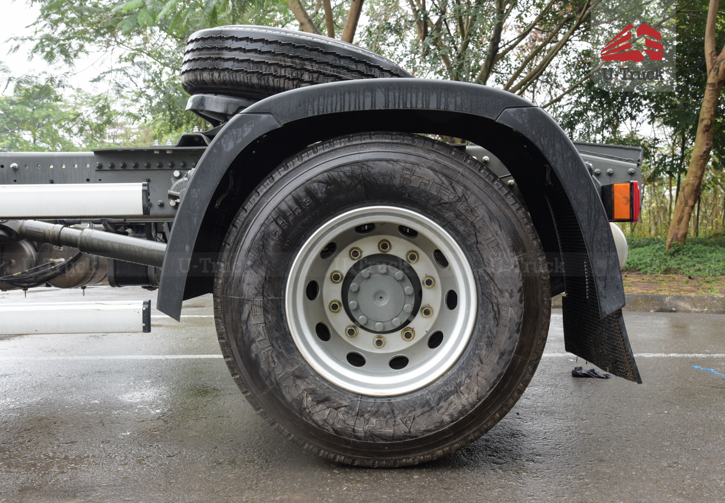 Howo NX 310HP Tractor- Single Reduction Rear Axle
