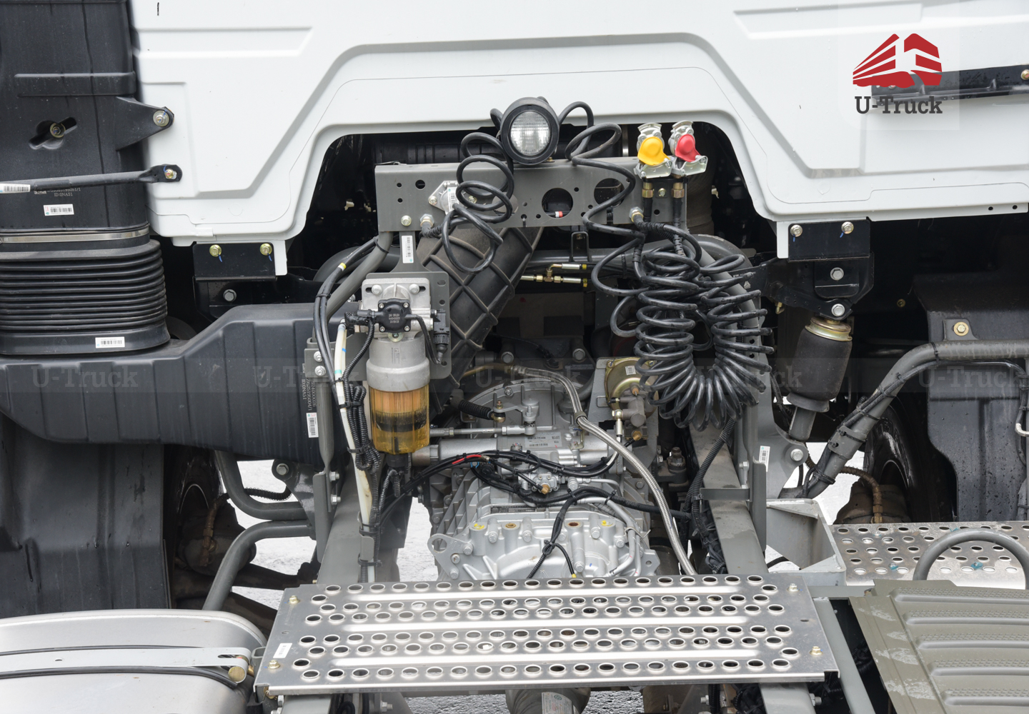 Howo NX 310HP Tractor- Single Reduction Rear Axle