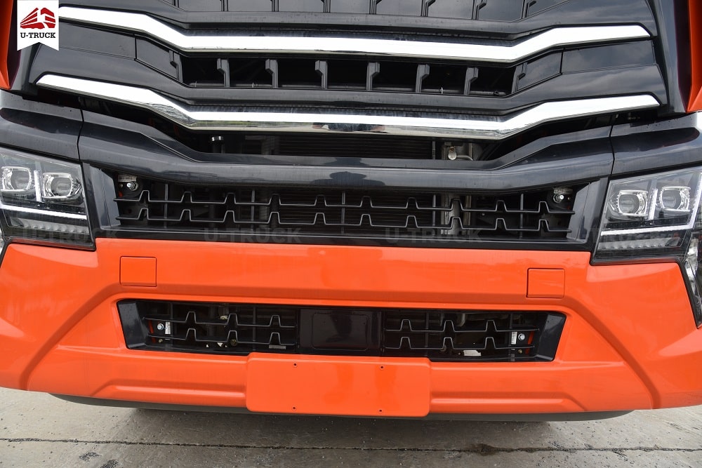 Howo MAX 350 8×4 Cargo Truck – Tarpaulin Frame 9.7M