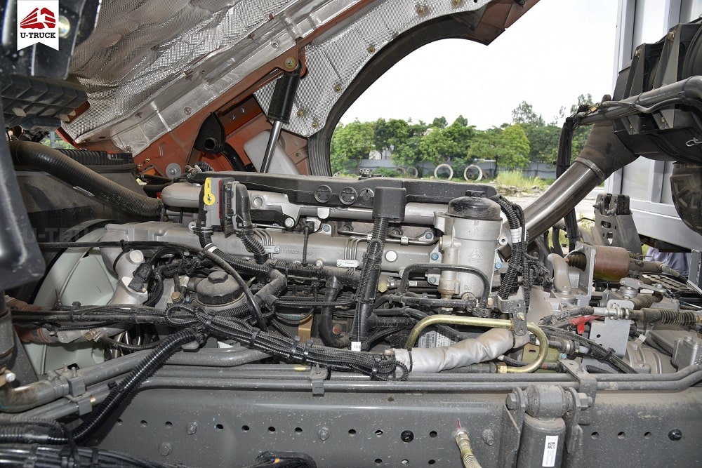 Howo MAX 350 8×4 Cargo Truck – Tarpaulin Frame 9.7M