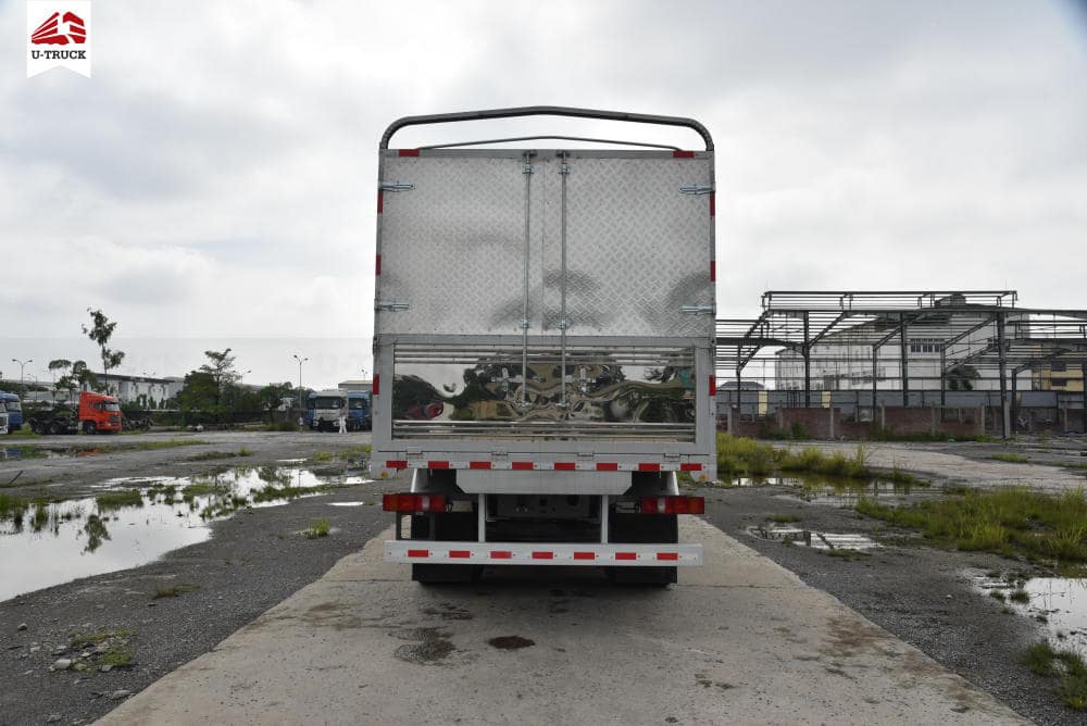 Howo MAX 350 8×4 Cargo Truck – Tarpaulin Frame 9.7M