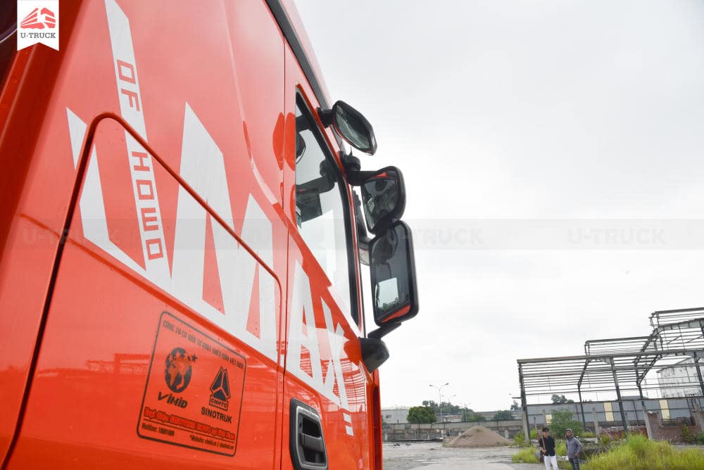 Howo MAX 350 8×4 Cargo Truck – Tarpaulin Frame 9.7M