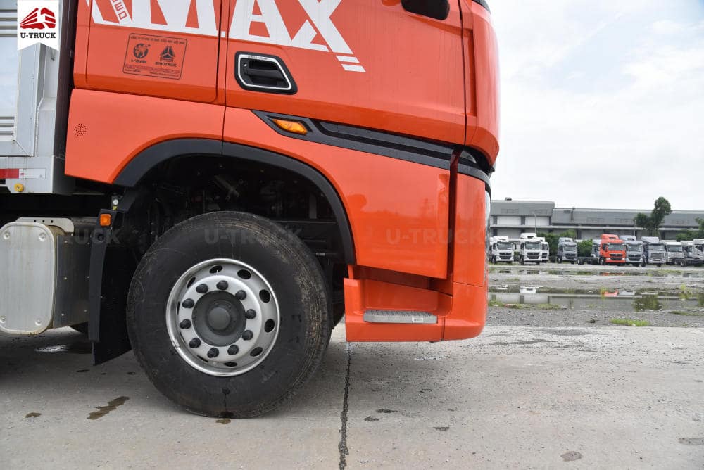 Howo MAX 350 8×4 Cargo Truck – Tarpaulin Frame 9.7M
