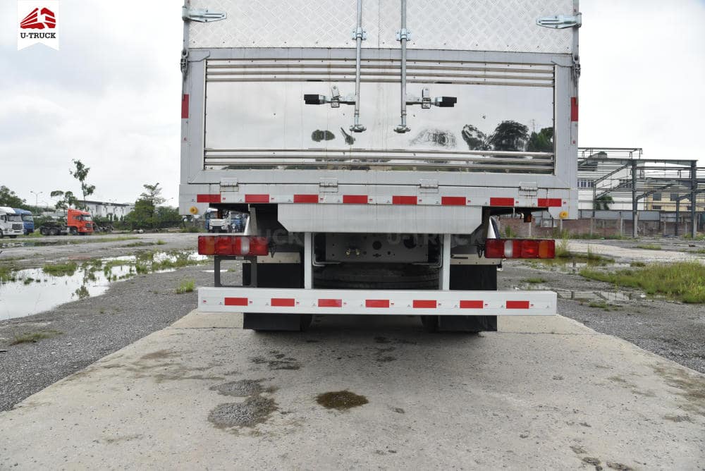 Howo MAX 350 8×4 Cargo Truck – Tarpaulin Frame 9.7M