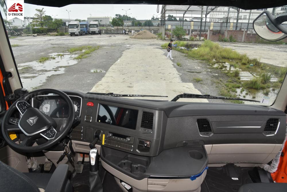 Howo MAX 350 8×4 Cargo Truck – Tarpaulin Frame 9.7M