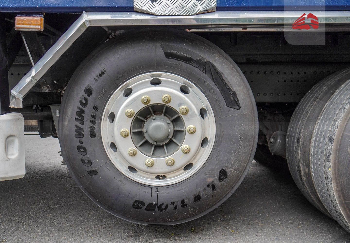 Howo MAX 400 10×4 Cargo Truck-Tarpaulin Frame 9.7M
